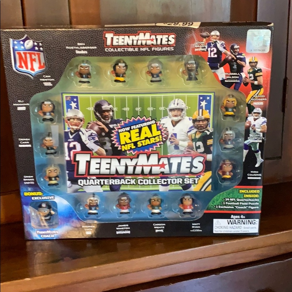 TeenyMates Quarterback Collector Set